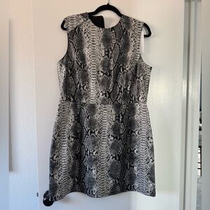 NWT French Connection Monochrome Snake Print Mini Dress